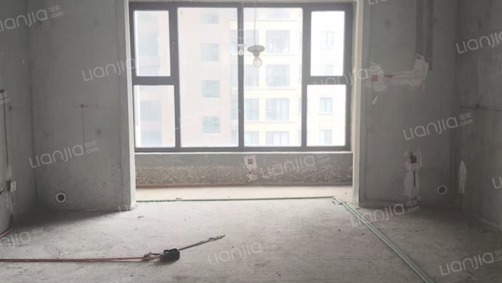 龙府佳苑二手房实景图