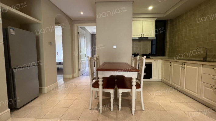 绿城蓝湾小镇·蝶兰轩南区二手房实景图