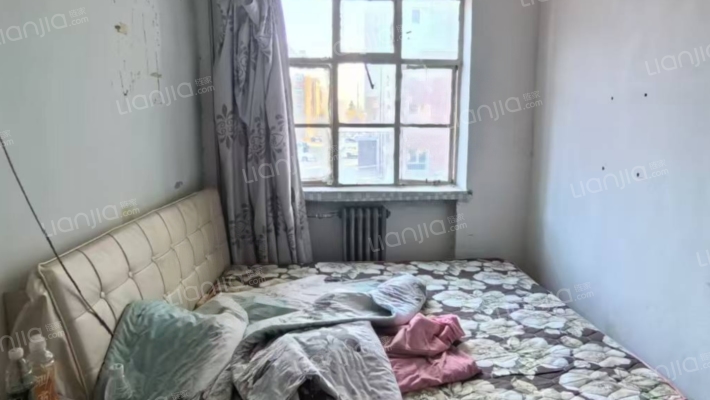 房本满五，集中供暖，好楼层采光无遮挡。-卧室B