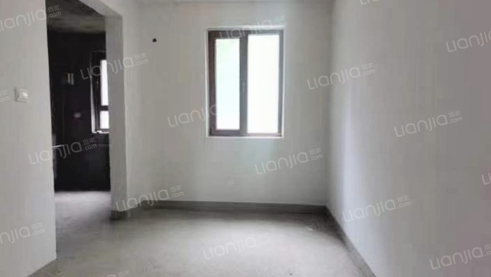 南北通透大三居，双卫，一层带院-卧室A