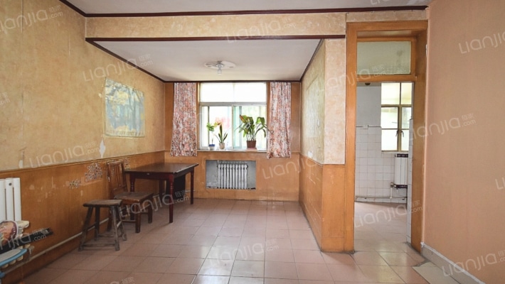 交警东关宿舍二手房实景图