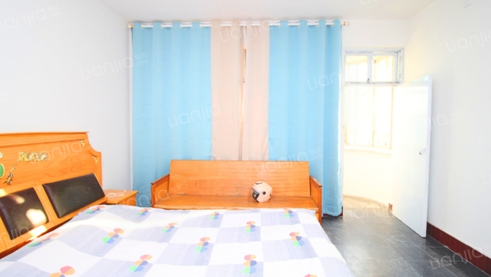 老工行家属院二手房实景图