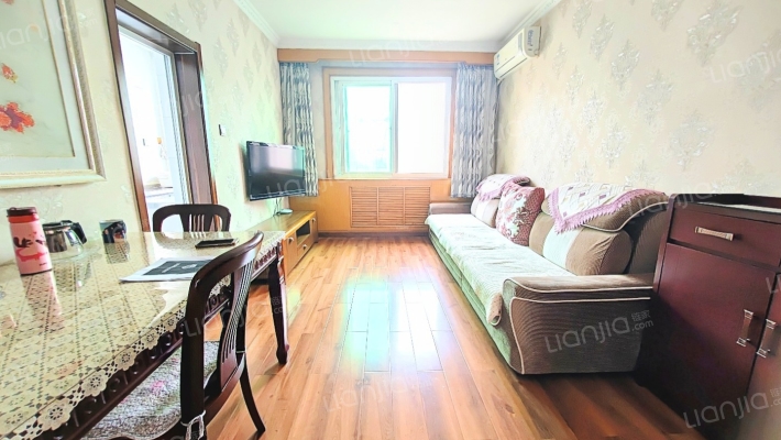 政法街开发区户口集中供暖物业费低拎包入住-客厅