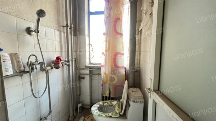 物探五号院 东安小区 小三居 中间楼层-卫生间