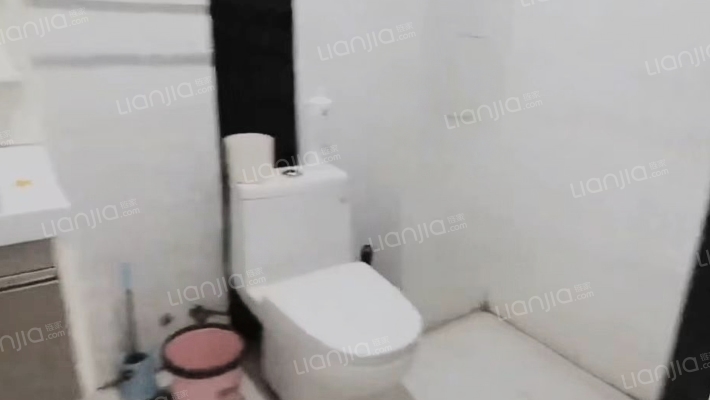 南北通透 中间楼层采光好 视野开阔 配套齐 人车分流-卫生间