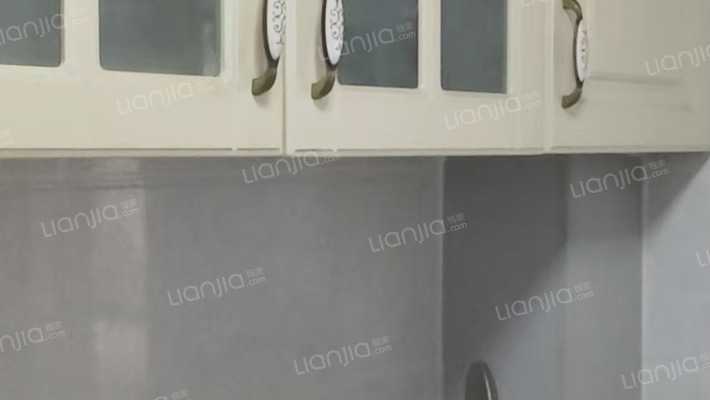 小区清静在楼上就能看到大石桥批发市场，有838车站-厨房