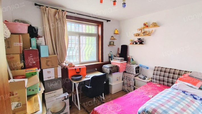 此房满五唯一，视野宽阔，采光充足，配套齐全-卧室A