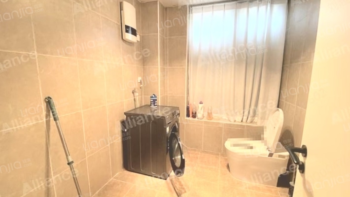 丹佛尔湾独栋别墅，带大院子，南入户，房本满五-卫生间C