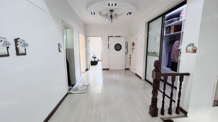 房子集中供暖 复试一跃二适宜各年龄段人群采光户型好-过道