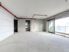 远低于开发商的价格，标准4+1房高楼层全南向！