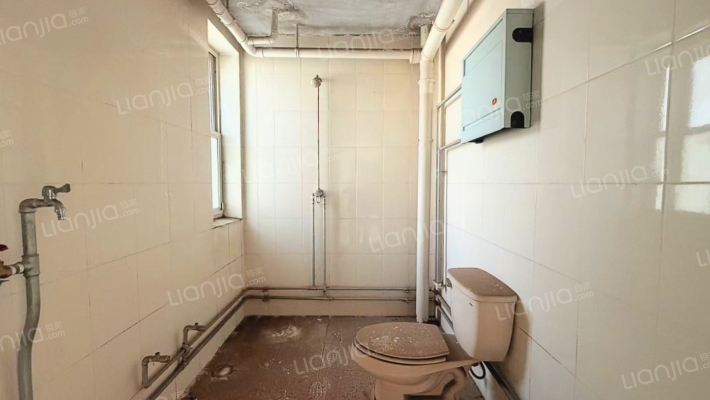 物探局房产 集中供暖  步梯板楼-卫生间