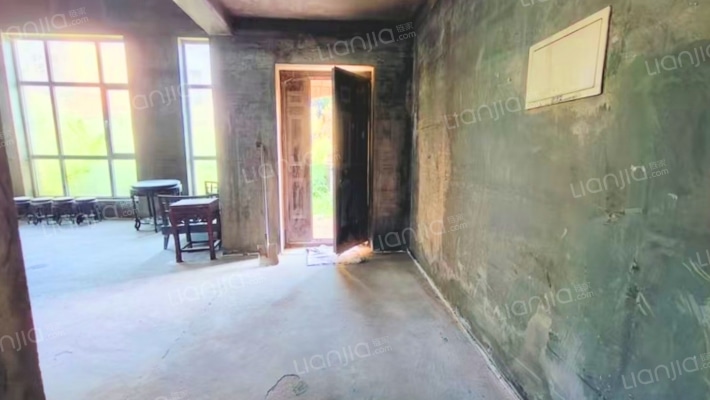 东京都高尔夫 独栋别墅 临水系 大院子 客厅带挑空-门厅