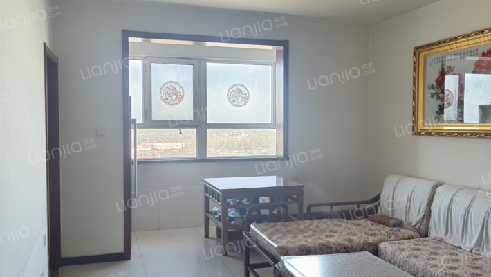 水岸花城，好房源，环境好，交通便。-客厅