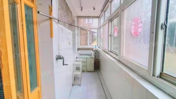 范阳路宜佳旺 银都小区南北通透三居室，低楼层-阳台