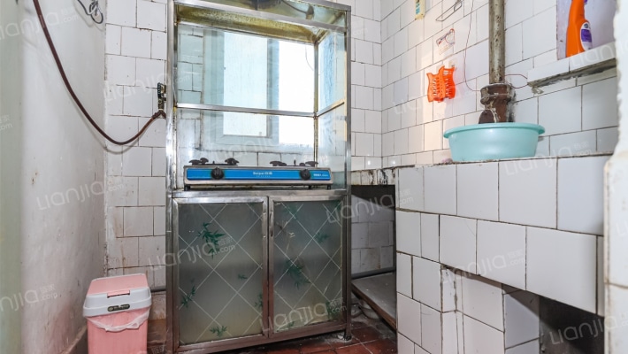 庆北南区简装两室出售 房子干净整洁 看房方便-厨房