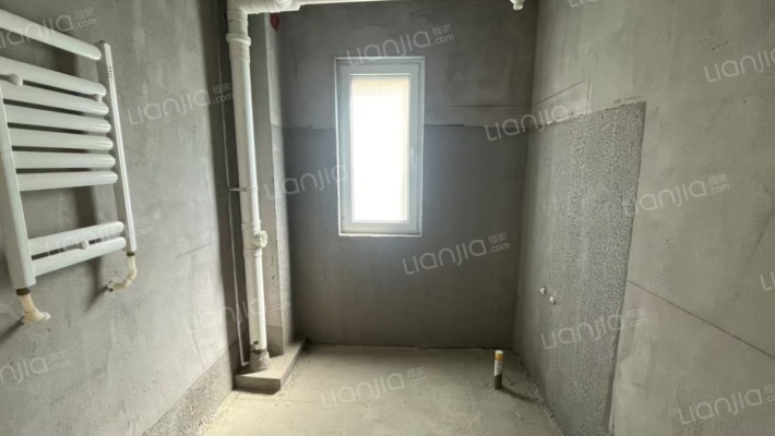 一楼带小院，东边户采光视野好，南北通透-卫生间A