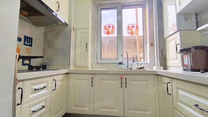 新上香邑溪谷 南北通透三居室 业主诚意出售-厨房