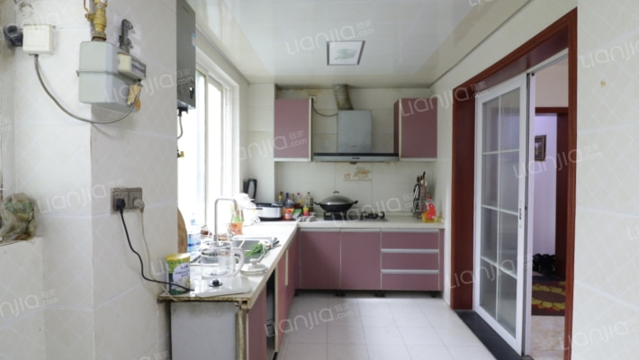 三江新区 太阳岛精装三居室，家具家电齐全 拎包入住-厨房