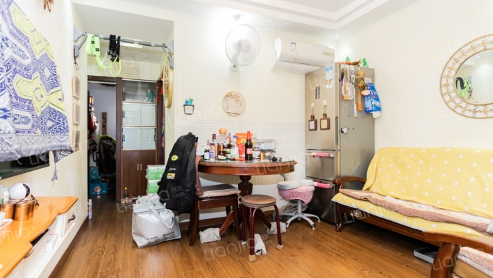 真北路1143弄二手房实景图