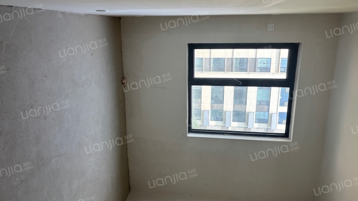 高速发展地带精品三居室诚意出售-卧室B