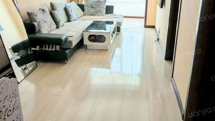 沿江国际小区二手房实景图