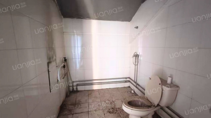 永安小区 4室2厅 南 北-卫生间B