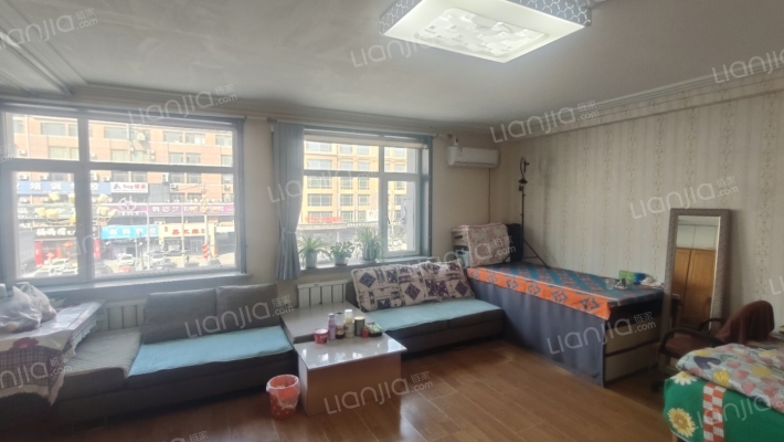 万众商务公寓二手房实景图