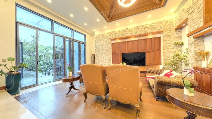 名商高尔夫球会二手房实景图