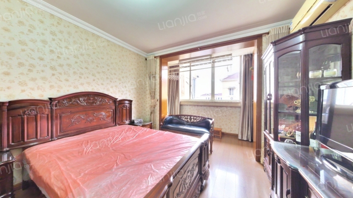 新泾五村二手房实景图