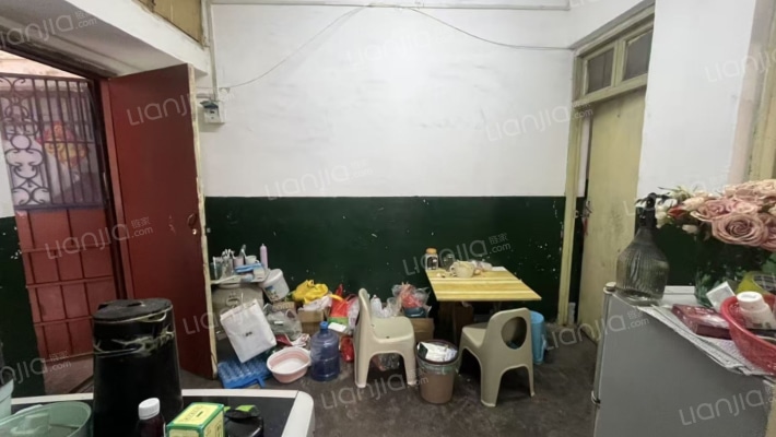 一处家属院二手房实景图