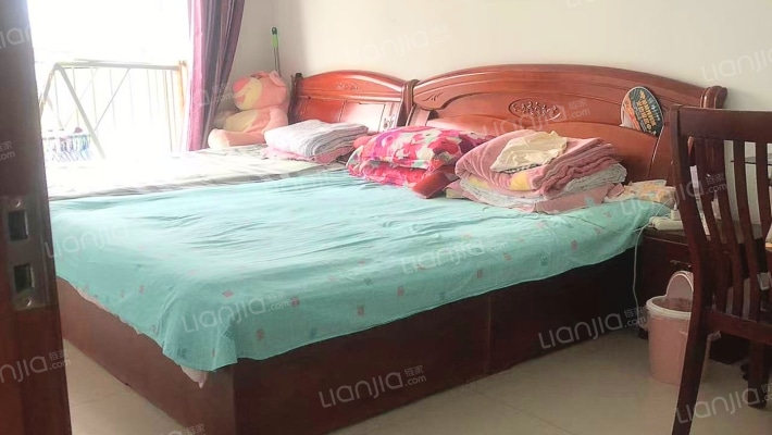 此房满五，电梯房，中间楼层交通便利-卧室A