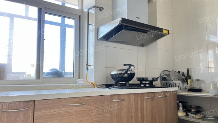 范阳路 市政府 铁道部建厂局 中间楼层精装修-厨房