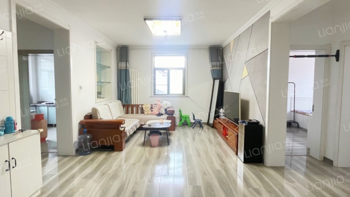 生产资料公司家属楼二手房实景图