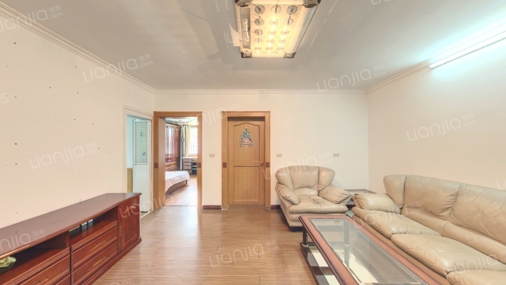 湖滨路686号二手房实景图