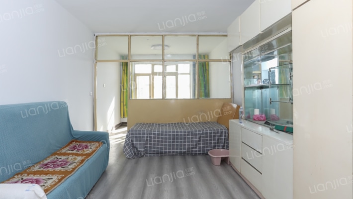 工人村铁东小区二手房实景图