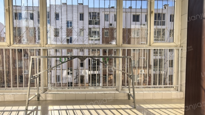 开发区商圈 集中供暖 南北通透三居双卫户型-阳台B