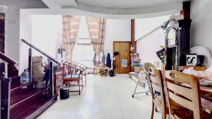 皇骐爱丽苑二手房实景图