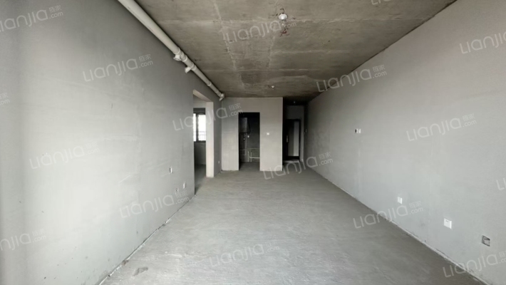 一梯两户 南北通透，看房提前约，-客厅