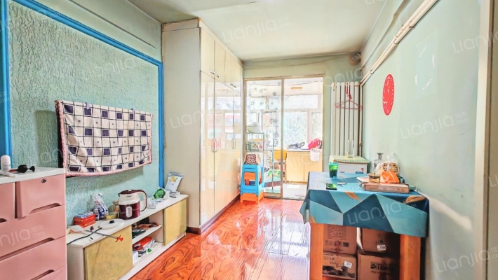 一机路教师楼二手房实景图