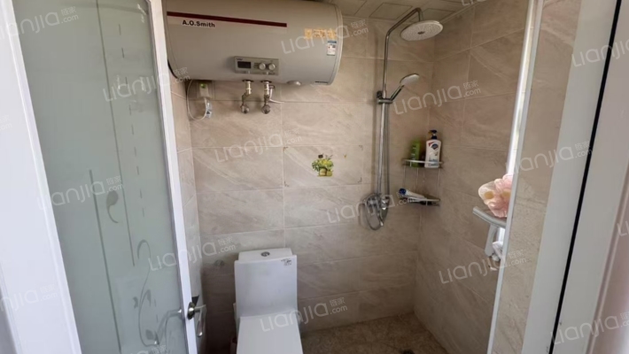 3加1户型 南北通透精装中高层 采光好-卫生间