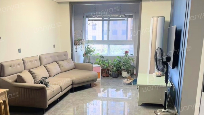 滨河左岸二手房实景图