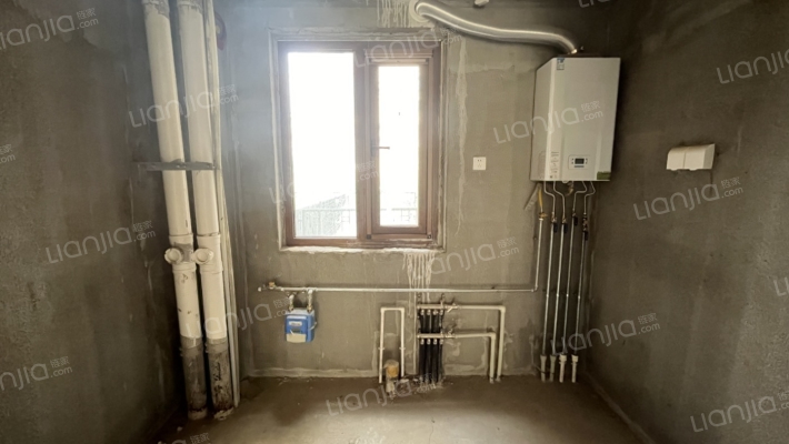 鸿坤理想尔湾别墅，下叠带院子，房本在手，业主急售-厨房