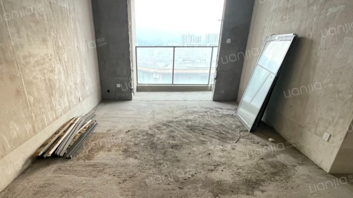 汽车城丽晶湾二手房实景图