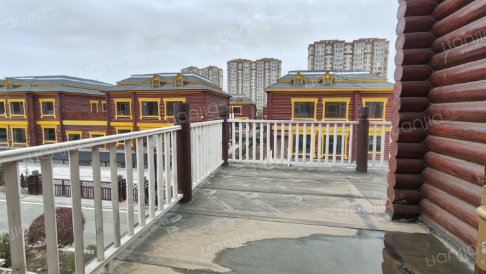 碧桂园木屋别墅，带两个车库，随意装修一次性包更名-阳台
