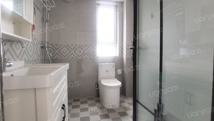 大社区，桃源新都孔雀城精装三居出售-卫生间