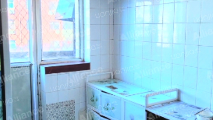 出门范阳路  南北通透两居  中间楼层-厨房