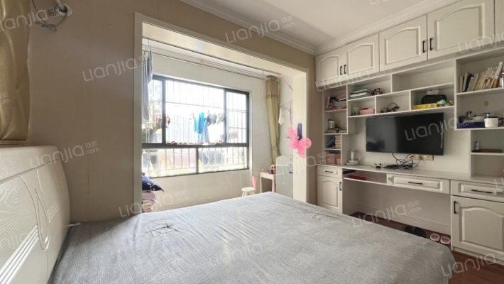 迎宾大厦棕榈学府二手房实景图