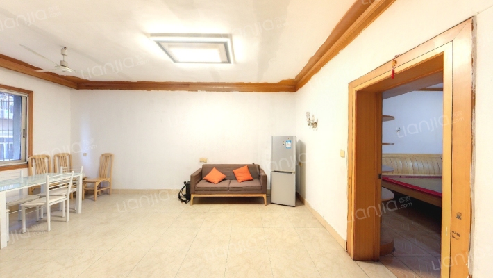 凉伞树小区二手房实景图