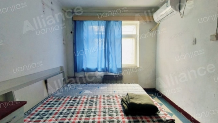 南向两居，低楼层，配套齐全，出行方便-卧室C