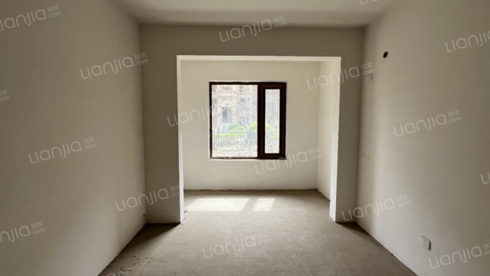 鸿坤理想尔湾别墅，下叠带院子，房本在手，业主急售-卧室A